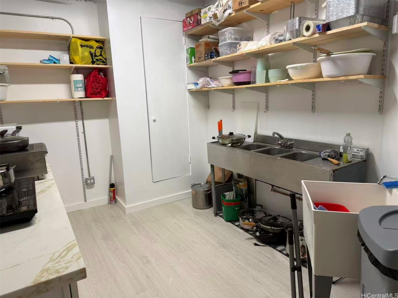 1778 Ala Moana Blvd Waikiki Discovery Bay - photo 6 of 10