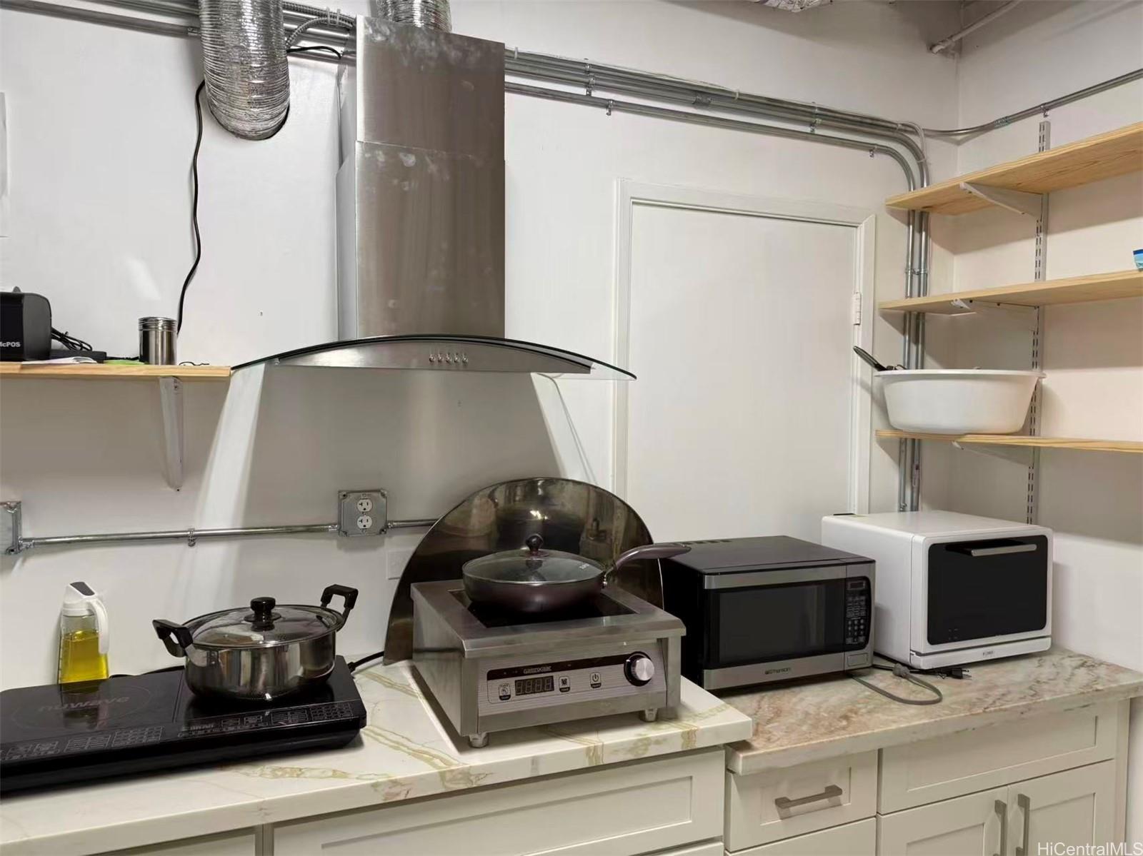 1778 Ala Moana Blvd Waikiki Discovery Bay - photo 8 of 10