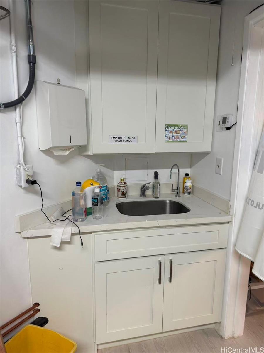 1778 Ala Moana Blvd Waikiki Discovery Bay - photo 9 of 10