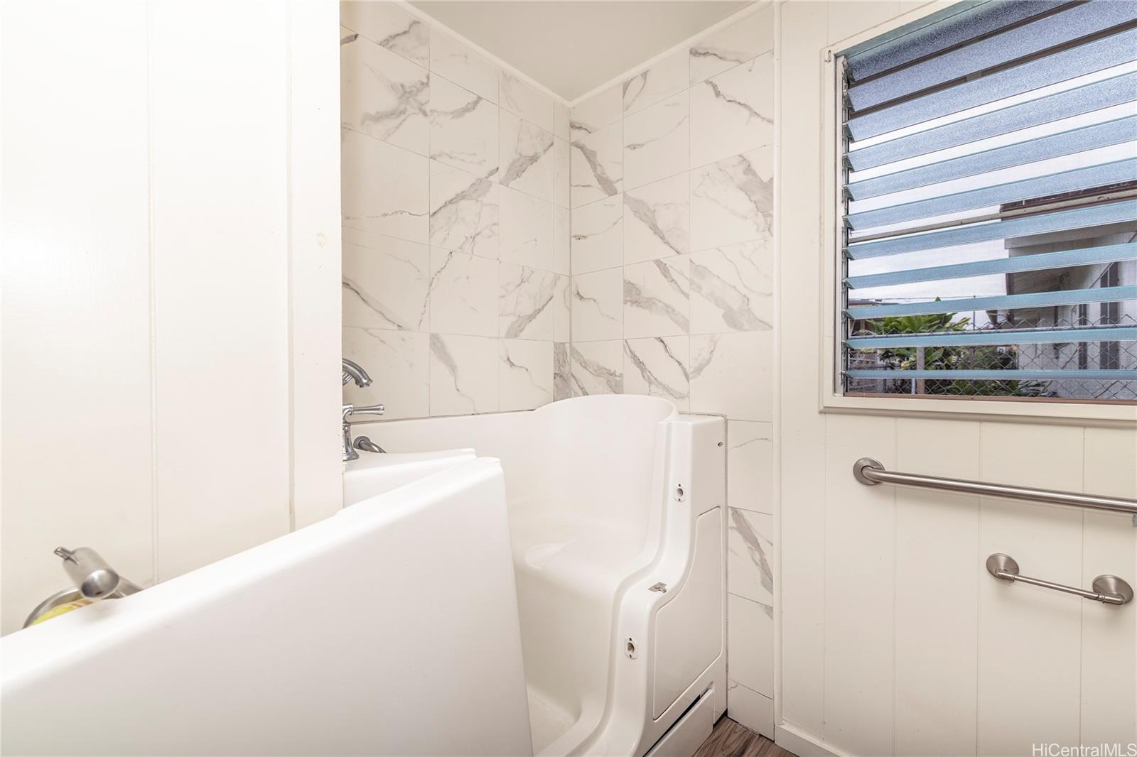 1781  California Ave Wahiawa Heights, Central home - photo 13 of 25