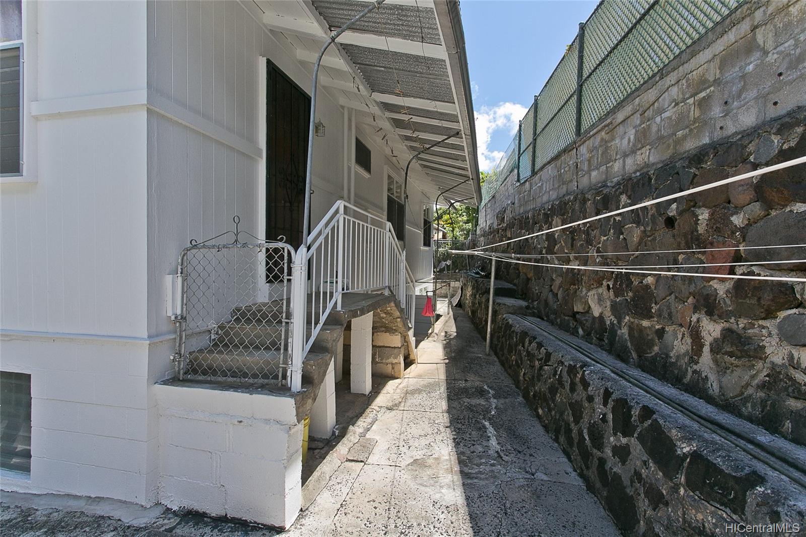 1781  Puowaina Drive Punchbowl Area, Honolulu home - photo 20 of 20
