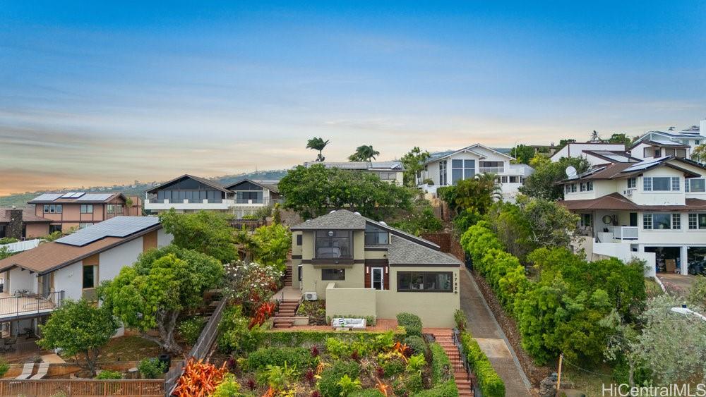 1782  Laukahi Street Waialae Iki, Diamond Head home - photo 23 of 25