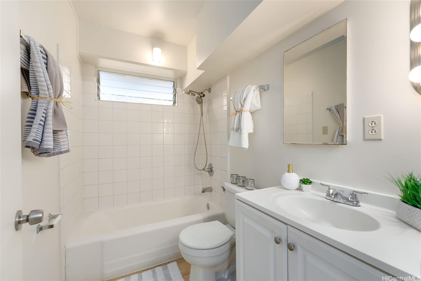 1784 Ala Moana Blvd Honolulu Oahu commercial real estate photo8 of 24