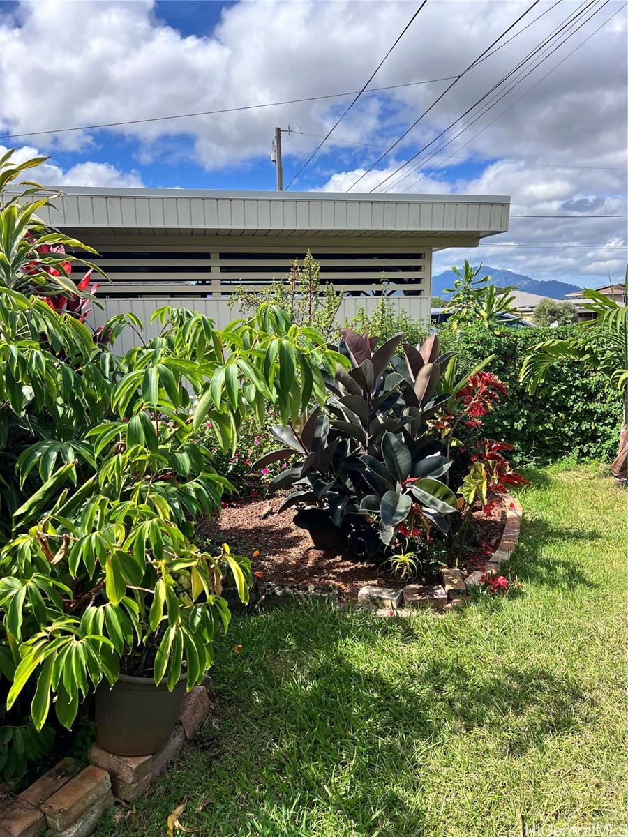 1785  Koikoi Street Wahiawa Heights, Central home - photo 3 of 25