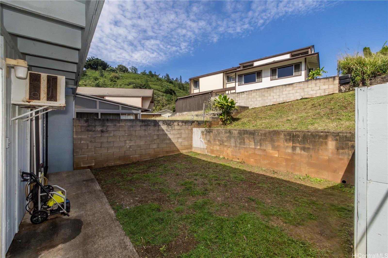 1787  Lanikeha Way Pacific Palisades, PearlCity home - photo 4 of 18