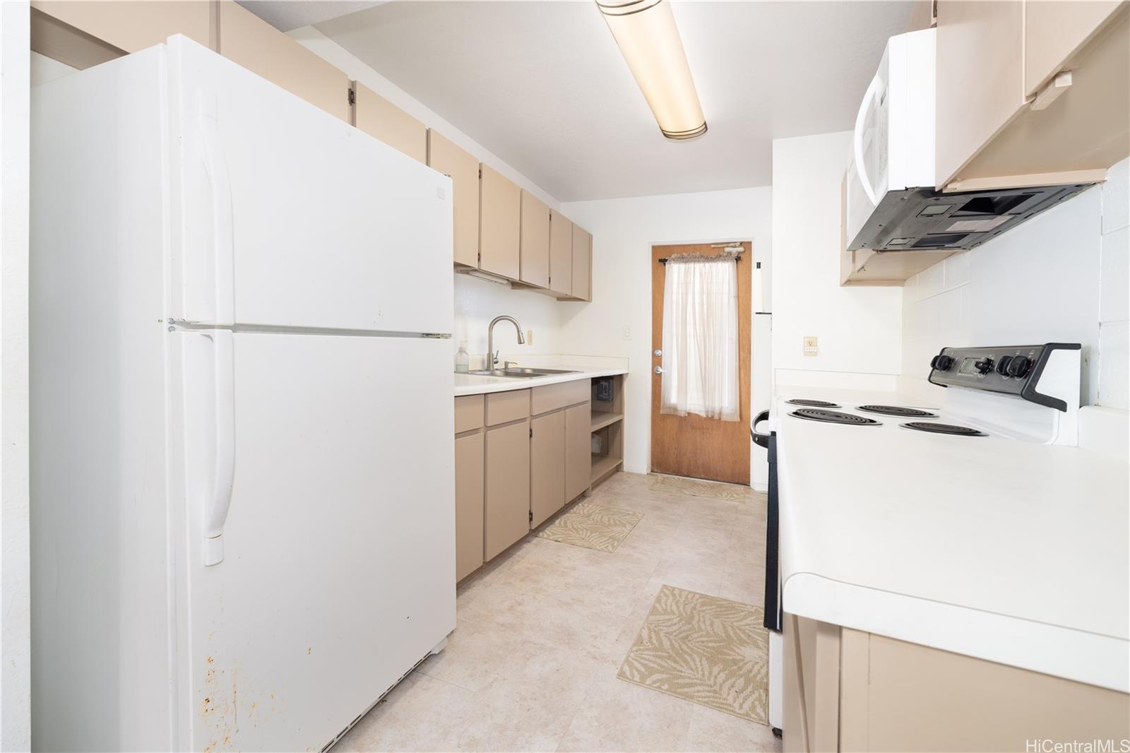 1787  Lanikeha Way Pacific Palisades, PearlCity home - photo 9 of 18