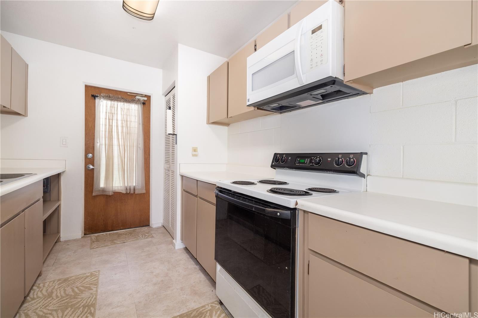 1787  Lanikeha Way Pacific Palisades, PearlCity home - photo 10 of 18