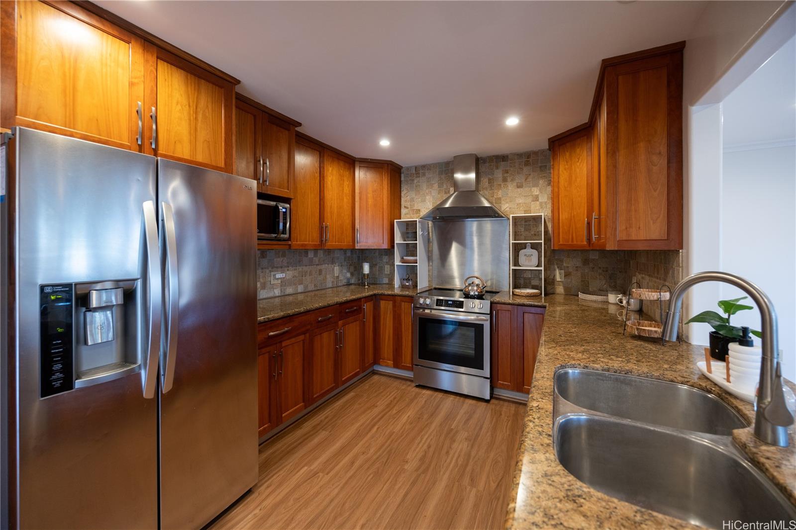 179  Nawiliwili Street Triangle, Hawaii Kai home - photo 8 of 25