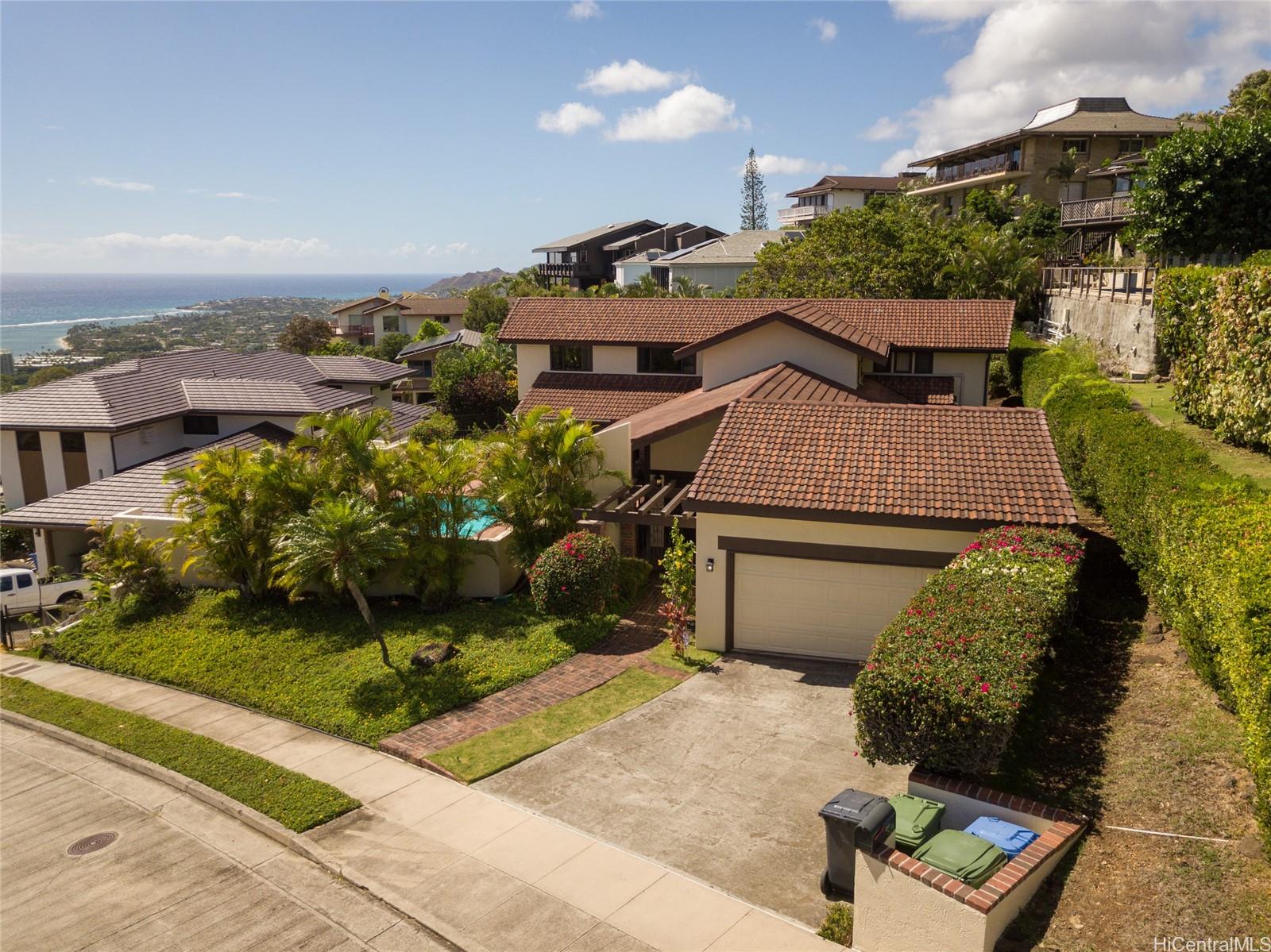 1791  Kumakani Loop Waialae Iki, Diamond Head home - photo 2 of 11