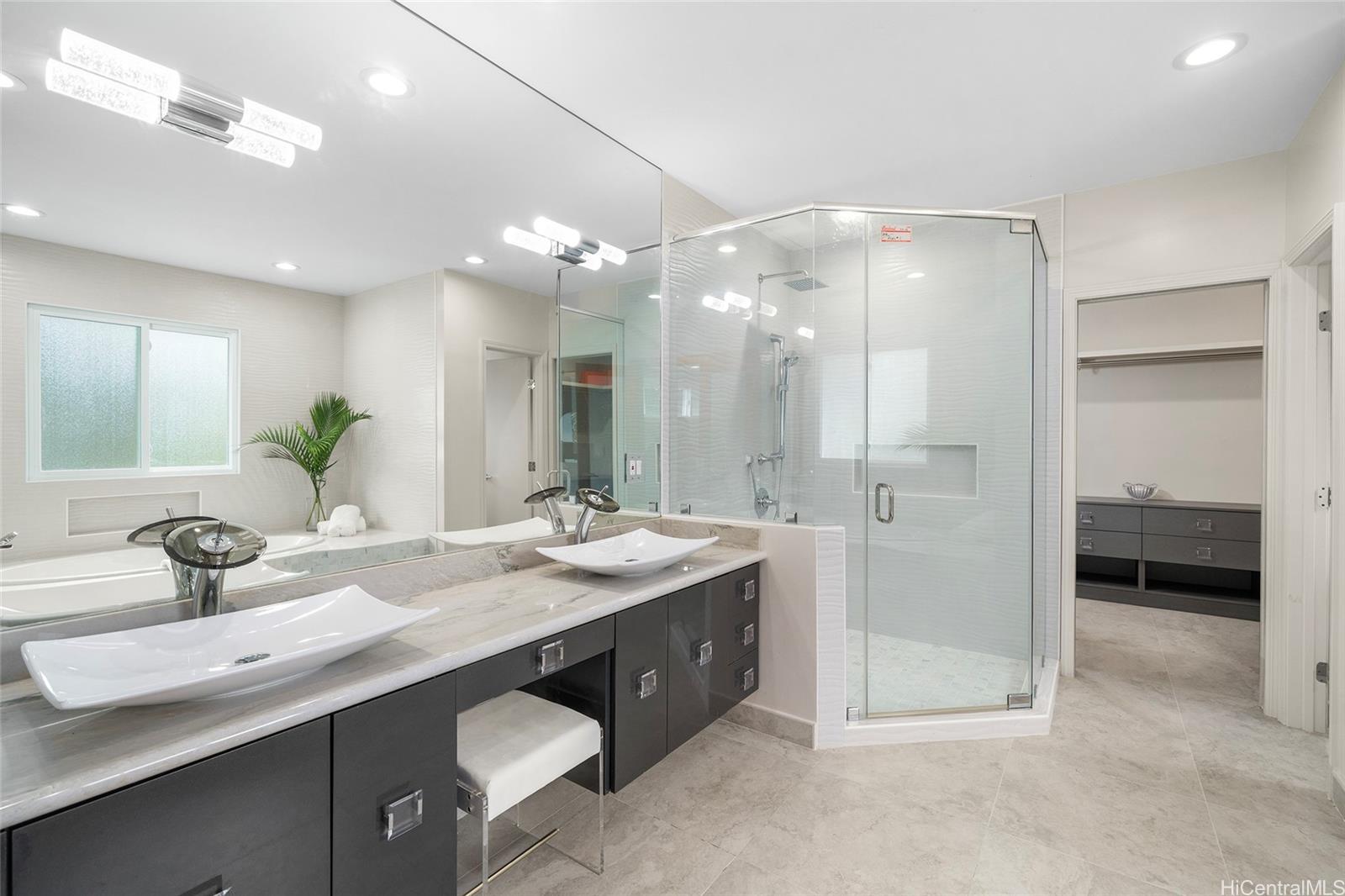 18  Homelani Place Dowsett, Honolulu home - photo 16 of 24