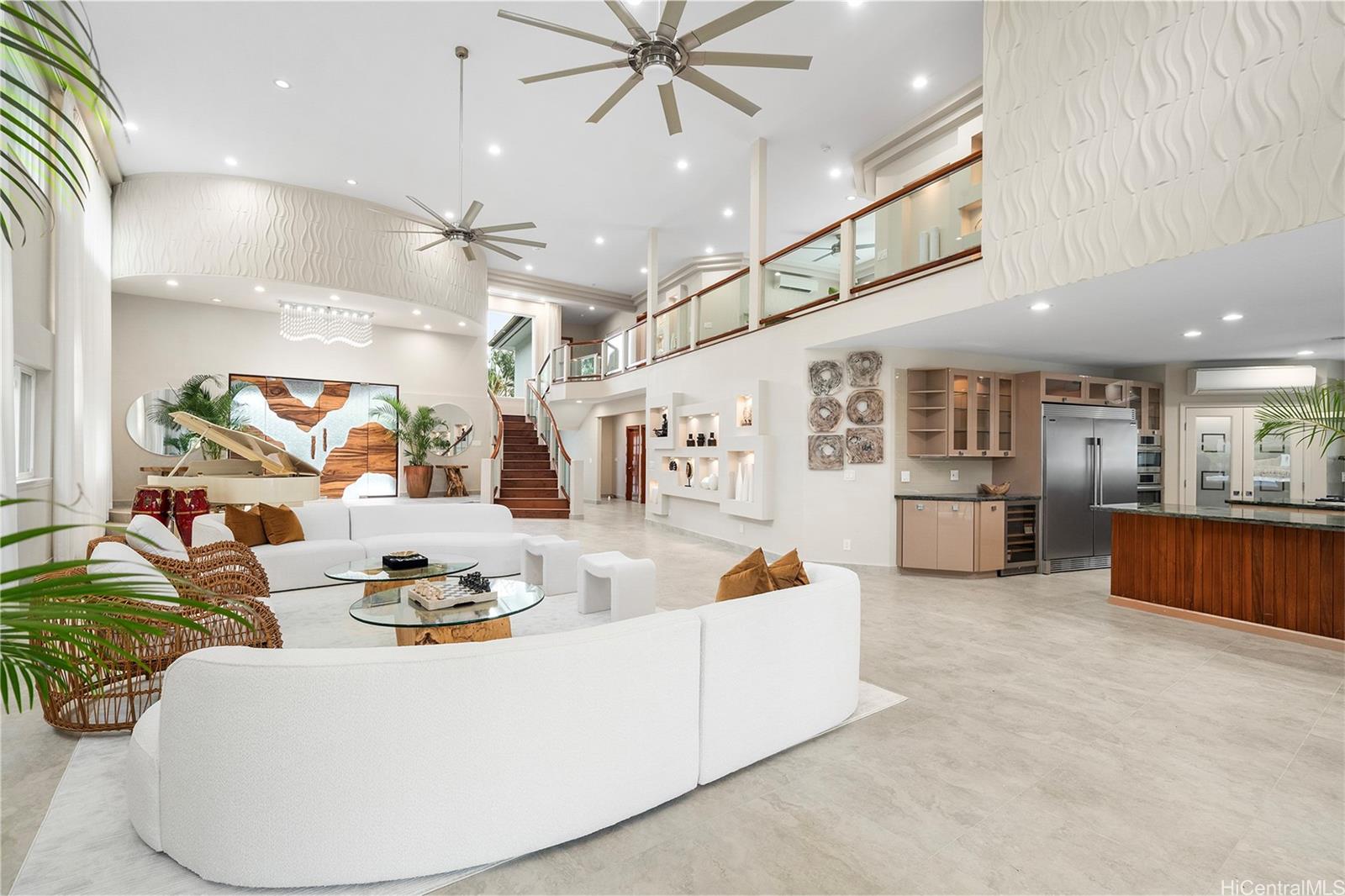 18  Homelani Place Dowsett, Honolulu home - photo 3 of 18