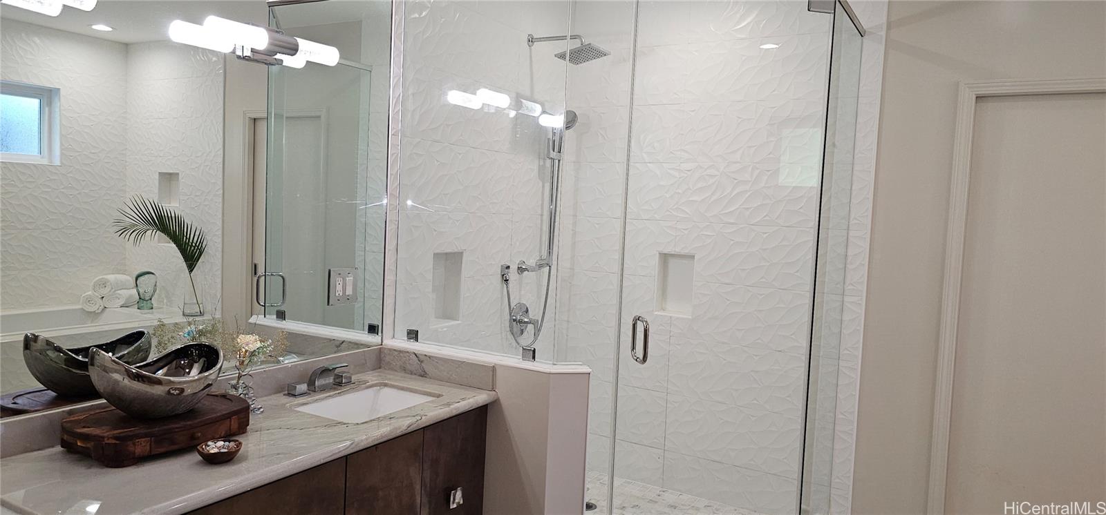 18  Homelani Place Dowsett, Honolulu home - photo 7 of 22