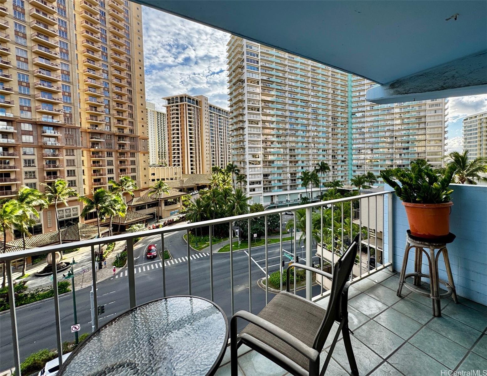 Pomaikai condo # 9B, Honolulu, Hawaii - photo 6 of 13