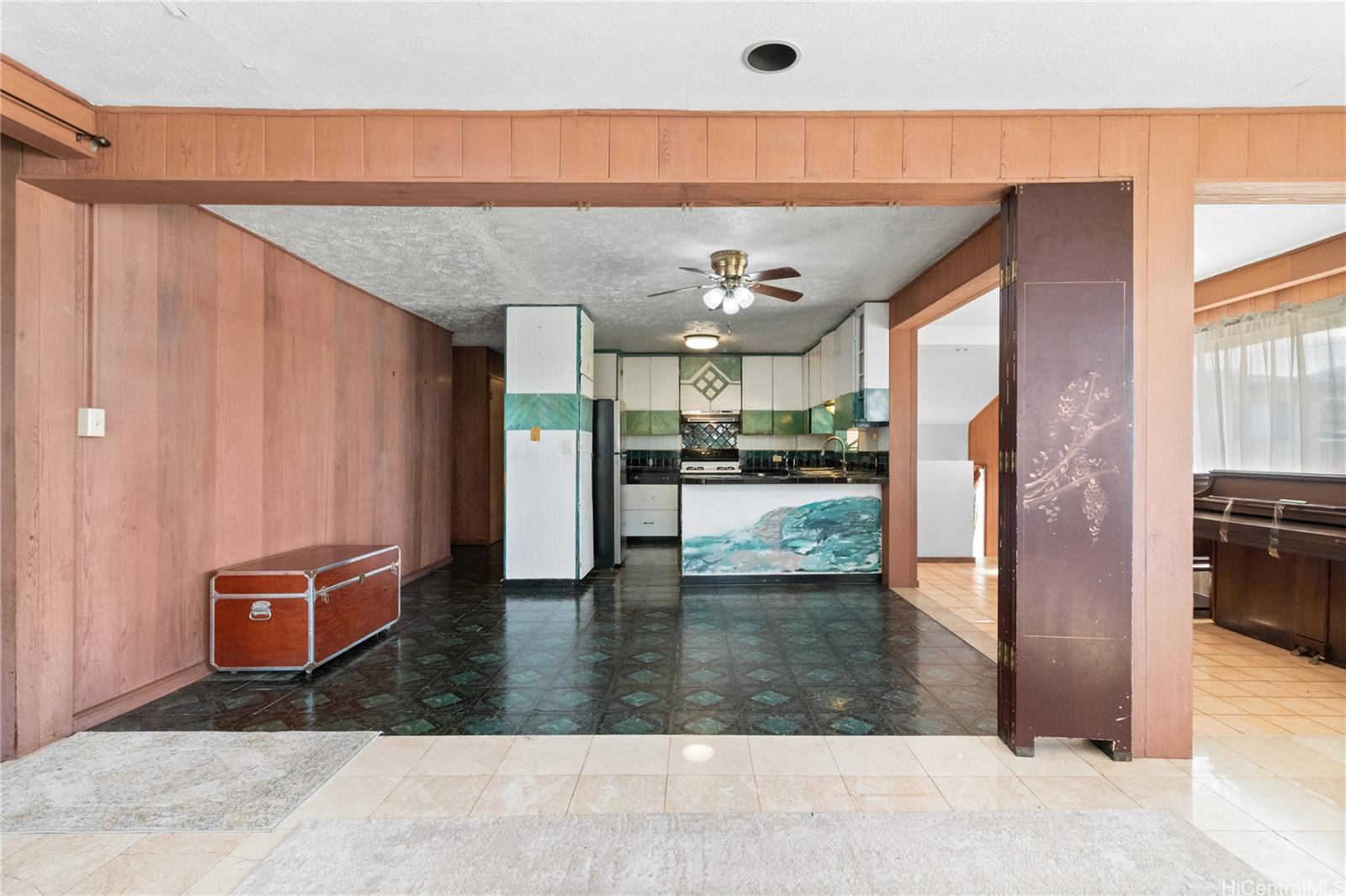 1808  Lakapu Street Kalihi-lower, Honolulu home - photo 2 of 22