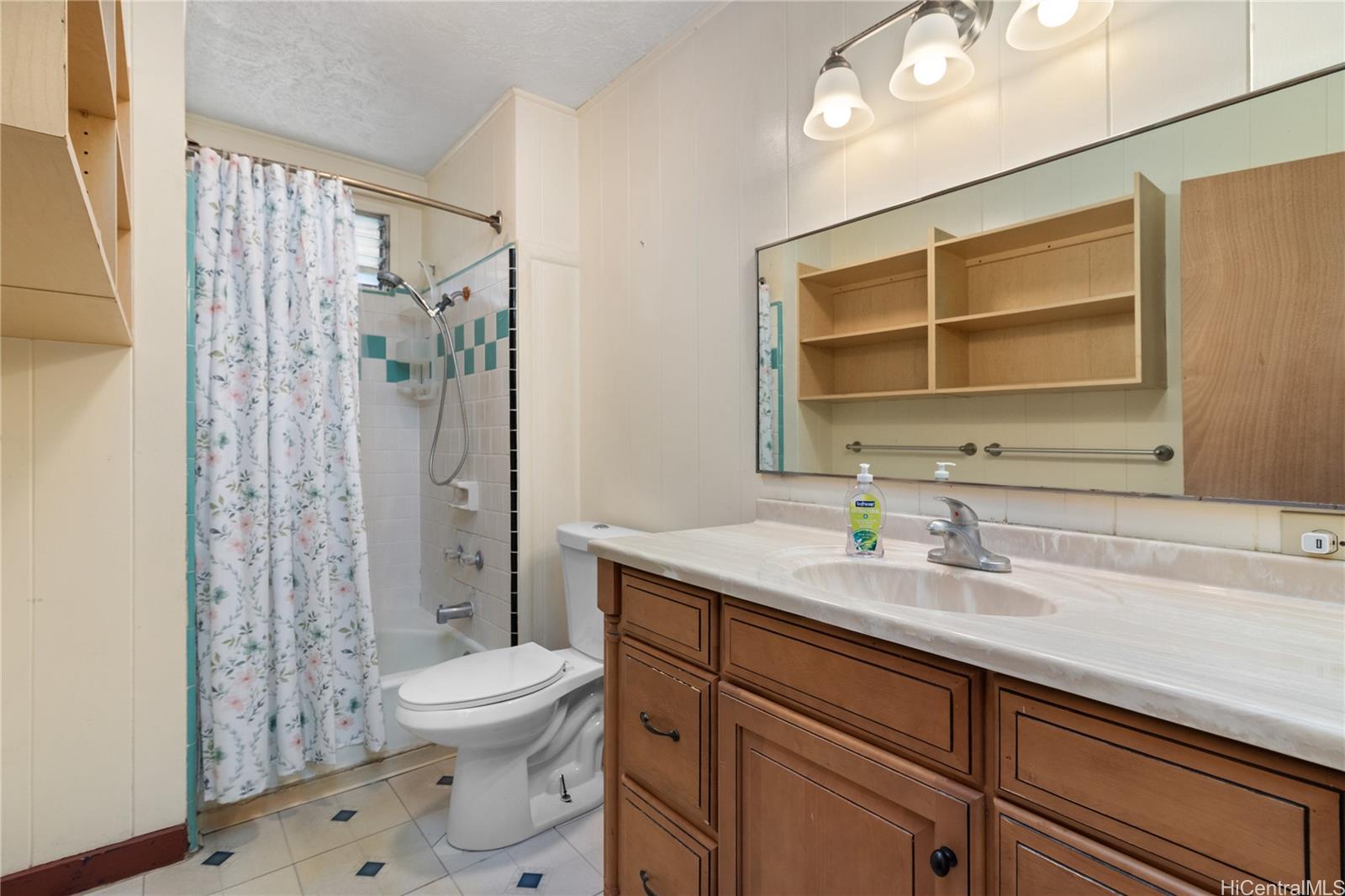 1808  Lakapu Street Kalihi-lower, Honolulu home - photo 8 of 22