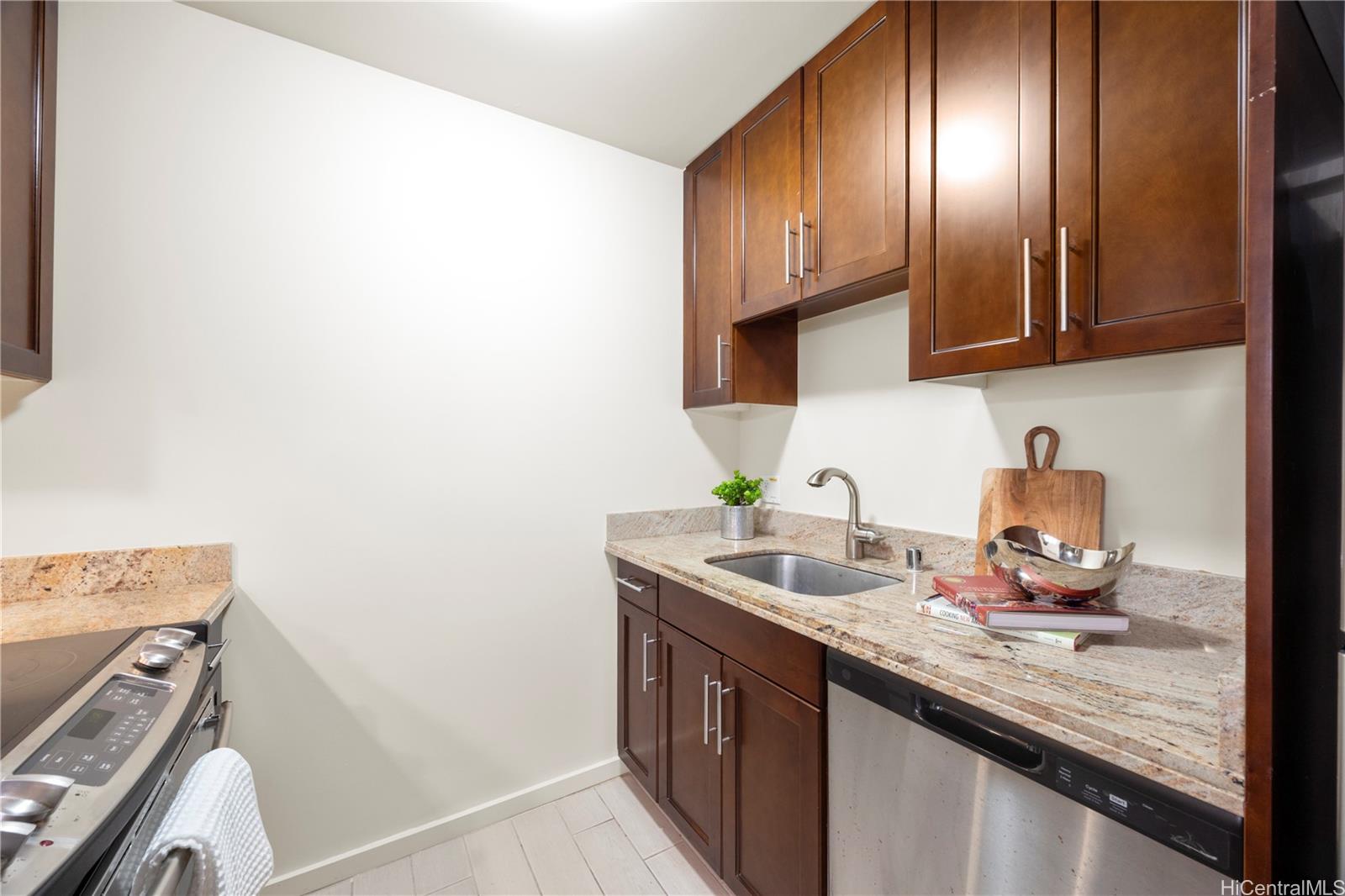 Cove Waikiki condo # B307, Honolulu, Hawaii - photo 9 of 20