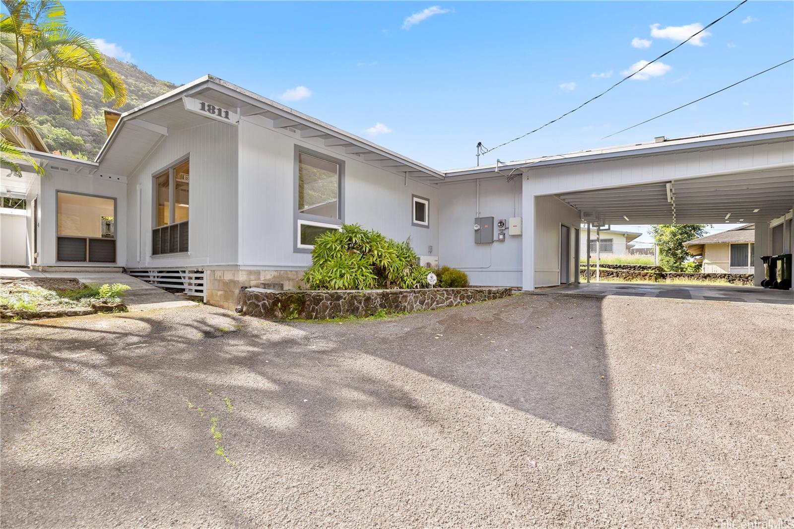 1811 Ala Aolani Street , Honolulu, Hi 96819 Moanalua Valley