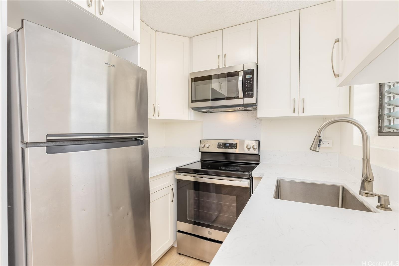 1812 Anapuni Street Honolulu - Multi-family - photo 6 of 14