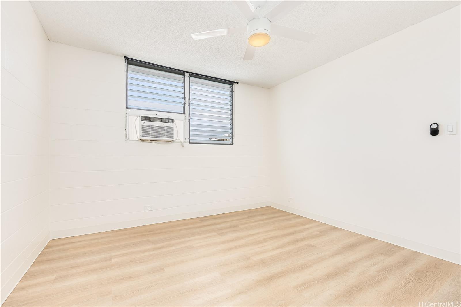 1812 Anapuni Street Honolulu - Multi-family - photo 7 of 14