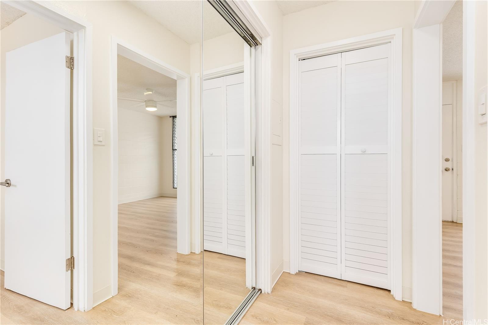 1812 Anapuni Street Honolulu - Multi-family - photo 10 of 14