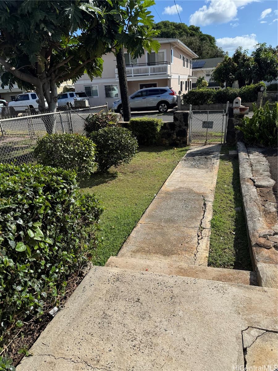 1812  Fernandez Street Kalihi-lower, Honolulu home - photo 2 of 15