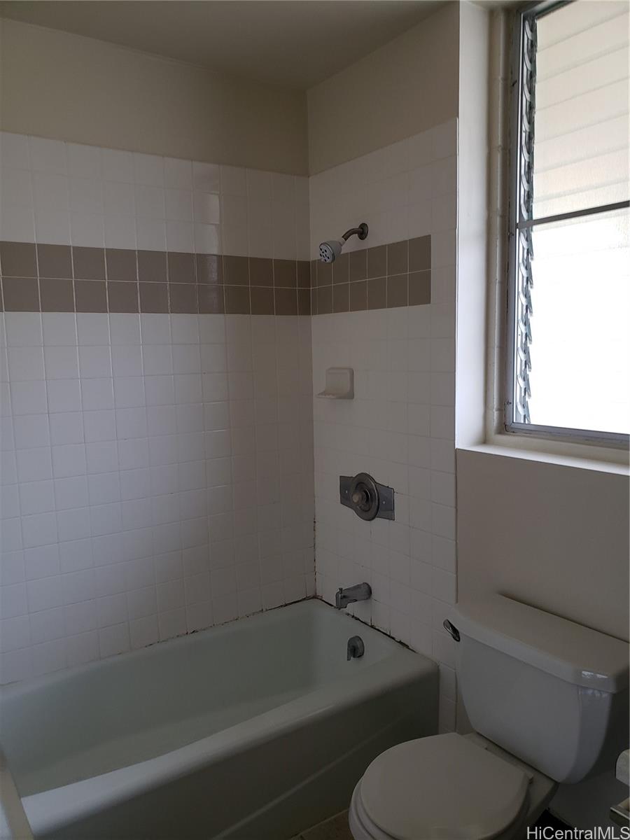 1812 Puowaina Dr Honolulu - Rental - photo 11 of 15