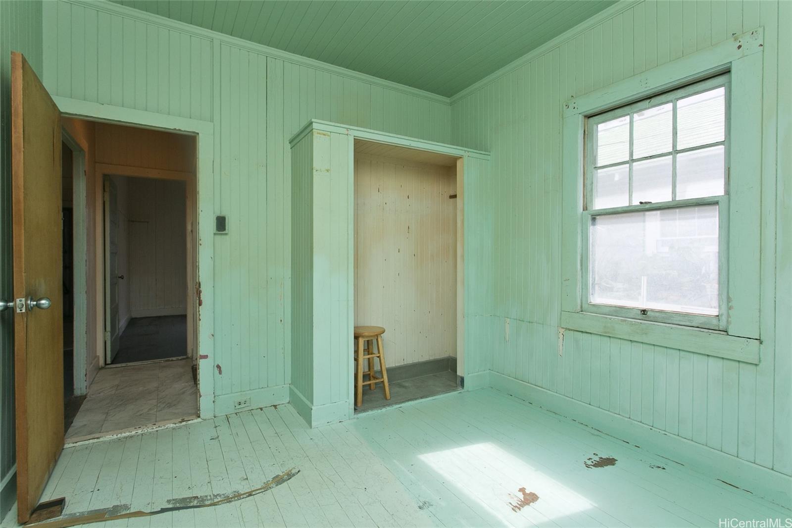 1812  Young St Moiliili, Honolulu home - photo 8 of 13