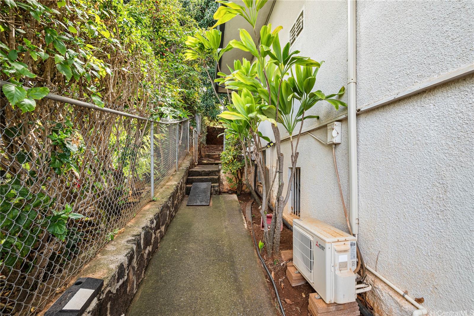 1817  Skyline Drive Kamehameha Heights, Honolulu home - photo 19 of 23