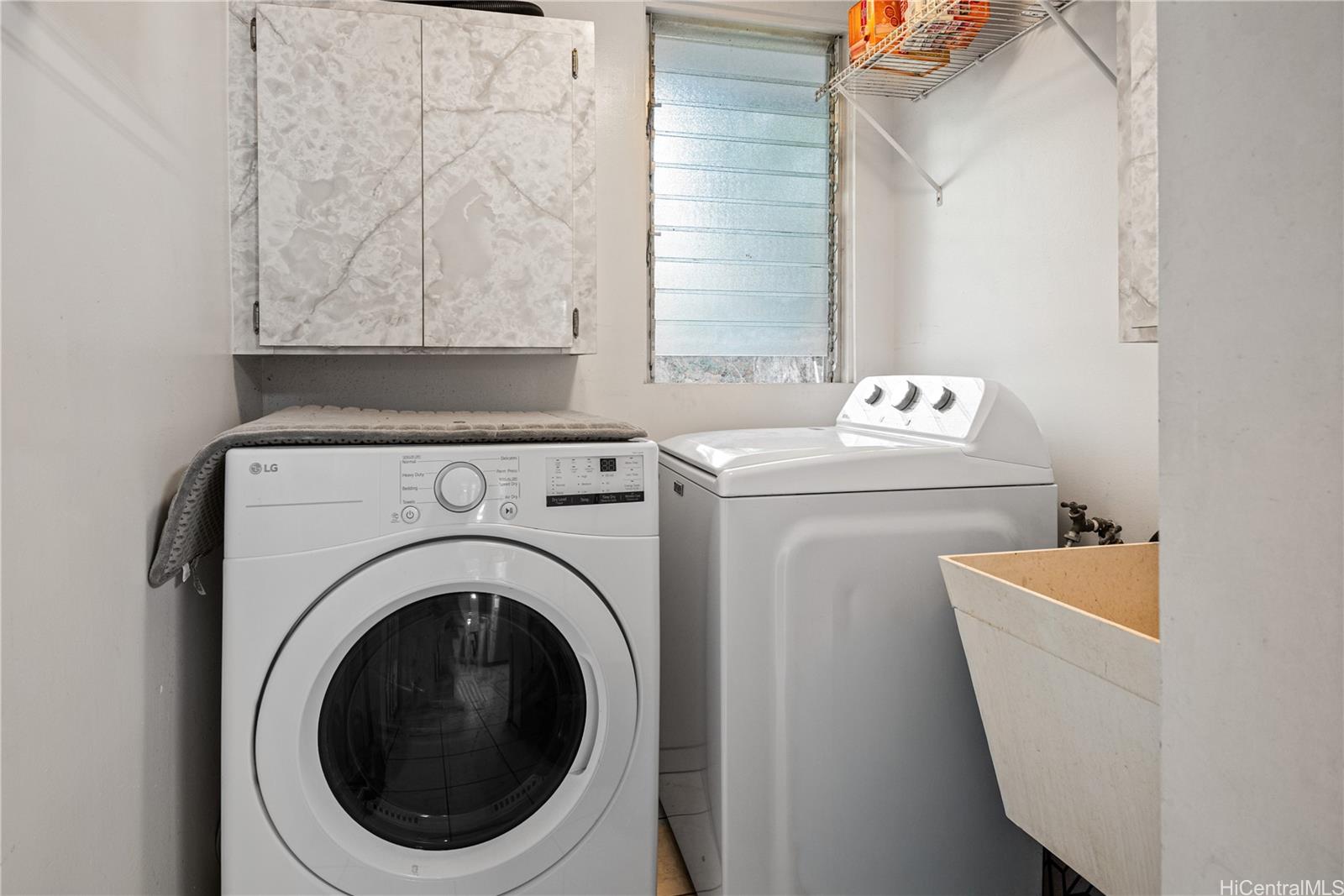 1817  Skyline Drive Kamehameha Heights, Honolulu home - photo 6 of 23