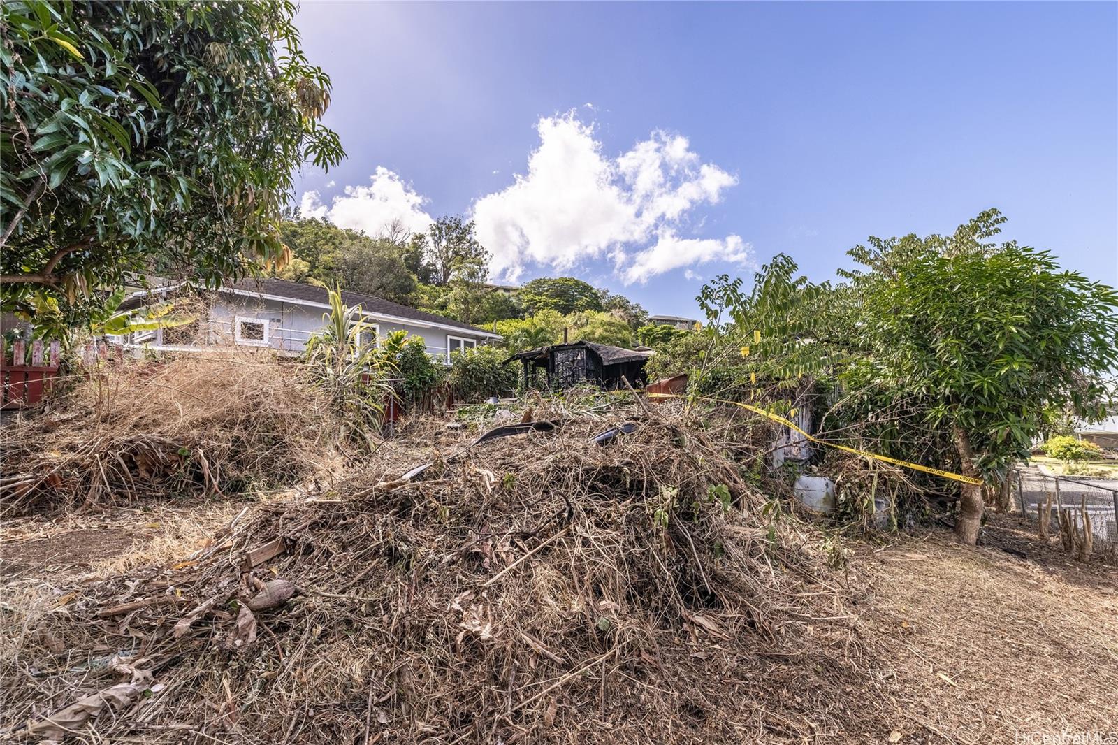 1818  Manaiki Place Kalihi Valley, Honolulu home - photo 5 of 13