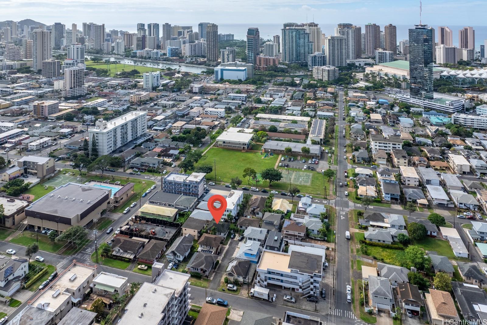 1819  Waiola St Mccully, Honolulu home - photo 4 of 8