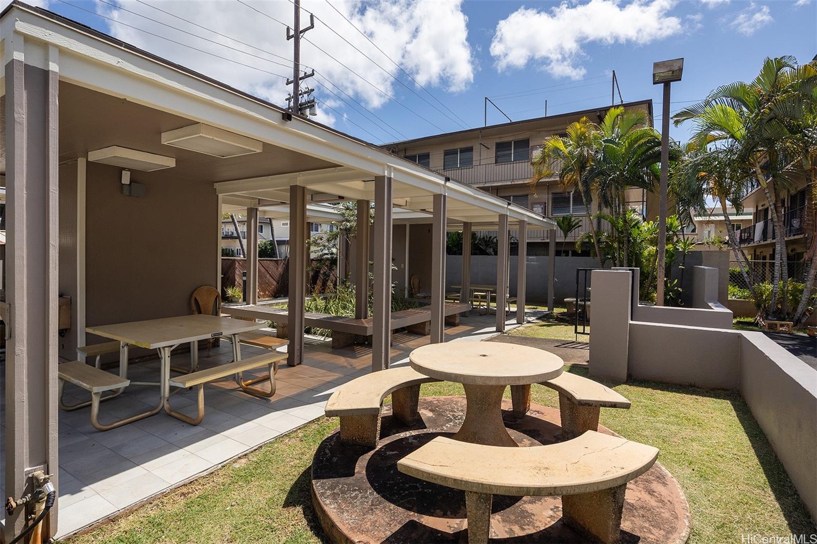 1820 Waiola Street Honolulu - Rental - photo 11 of 14