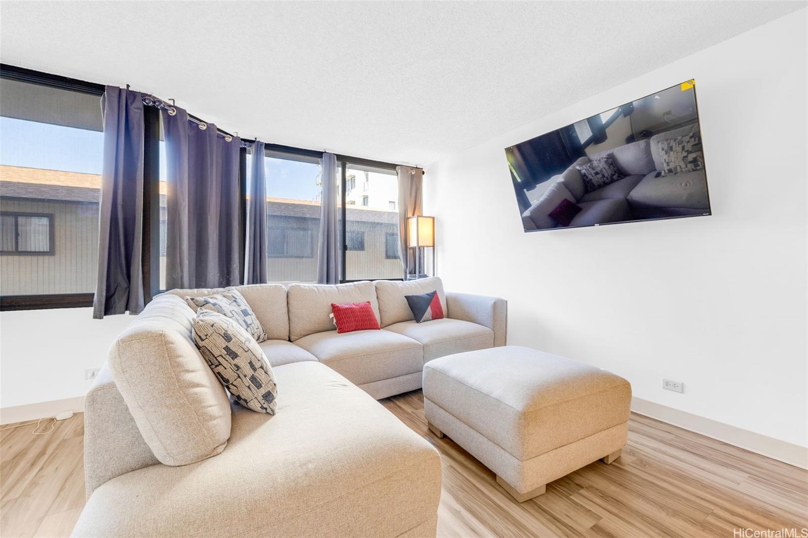 1820 Waiola St Honolulu - Rental - photo 7 of 17