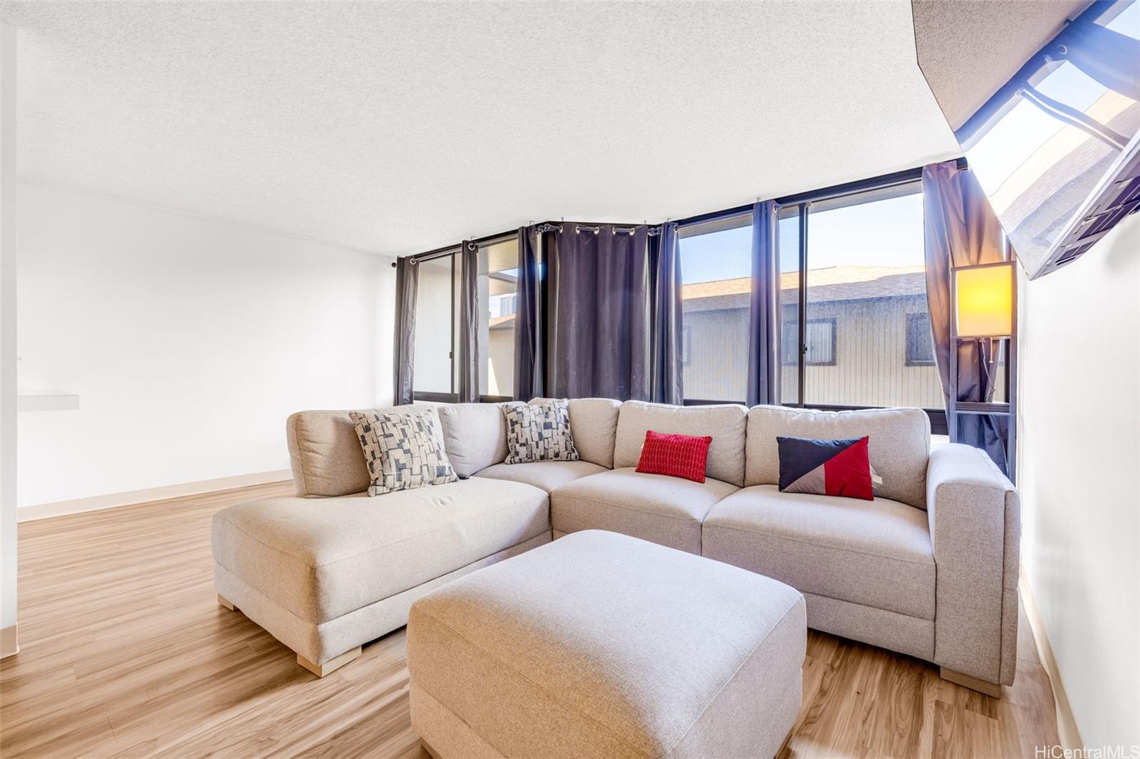 1820 Waiola St Honolulu - Rental - photo 8 of 17