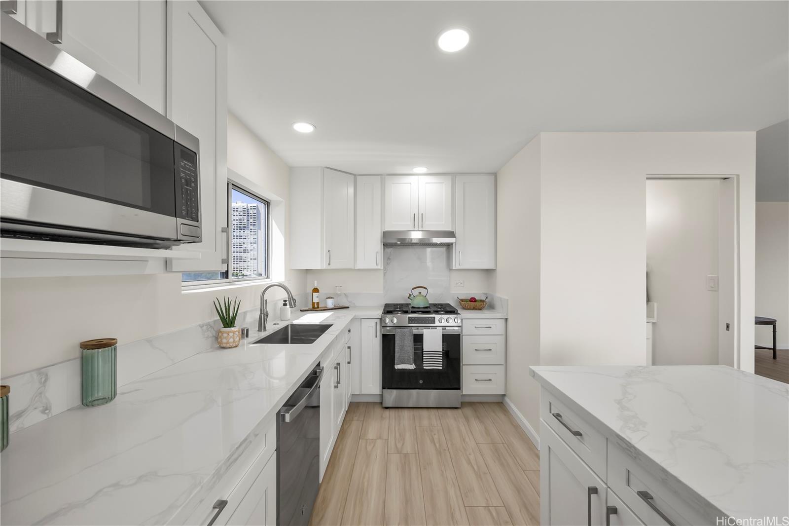 Makiki Hillside condo # PH501/502, Honolulu, Hawaii - photo 7 of 25