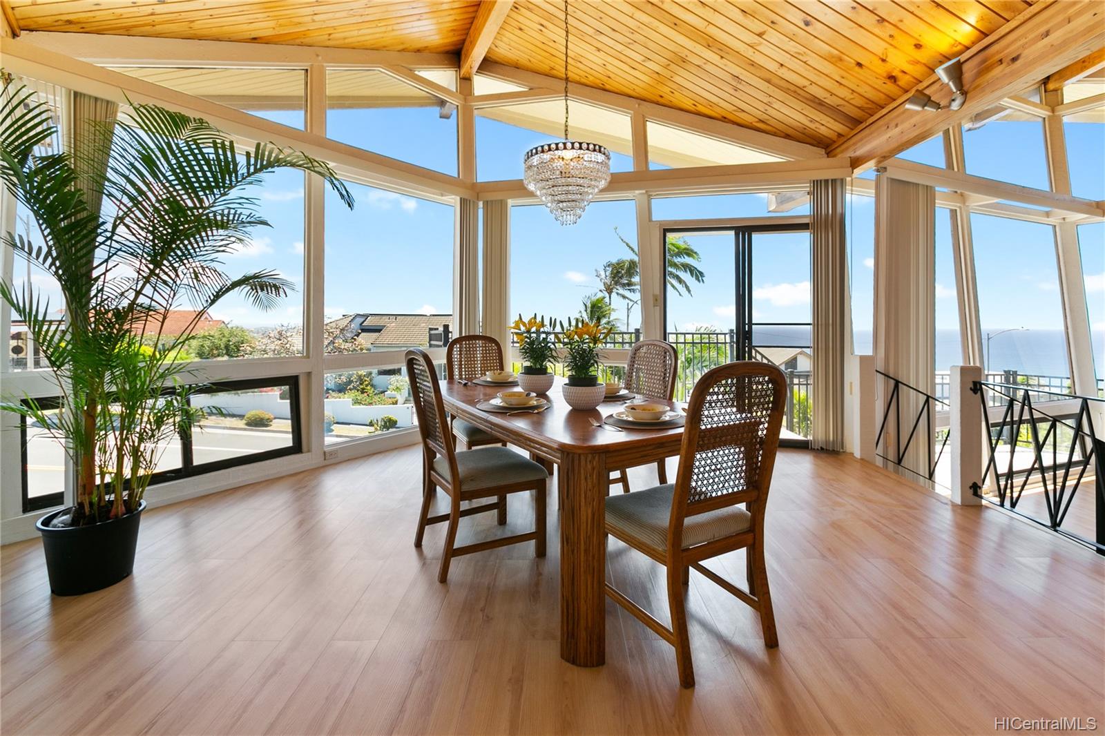 1826 Laukahi Street , Honolulu, Hi 96821 Waialae Iki