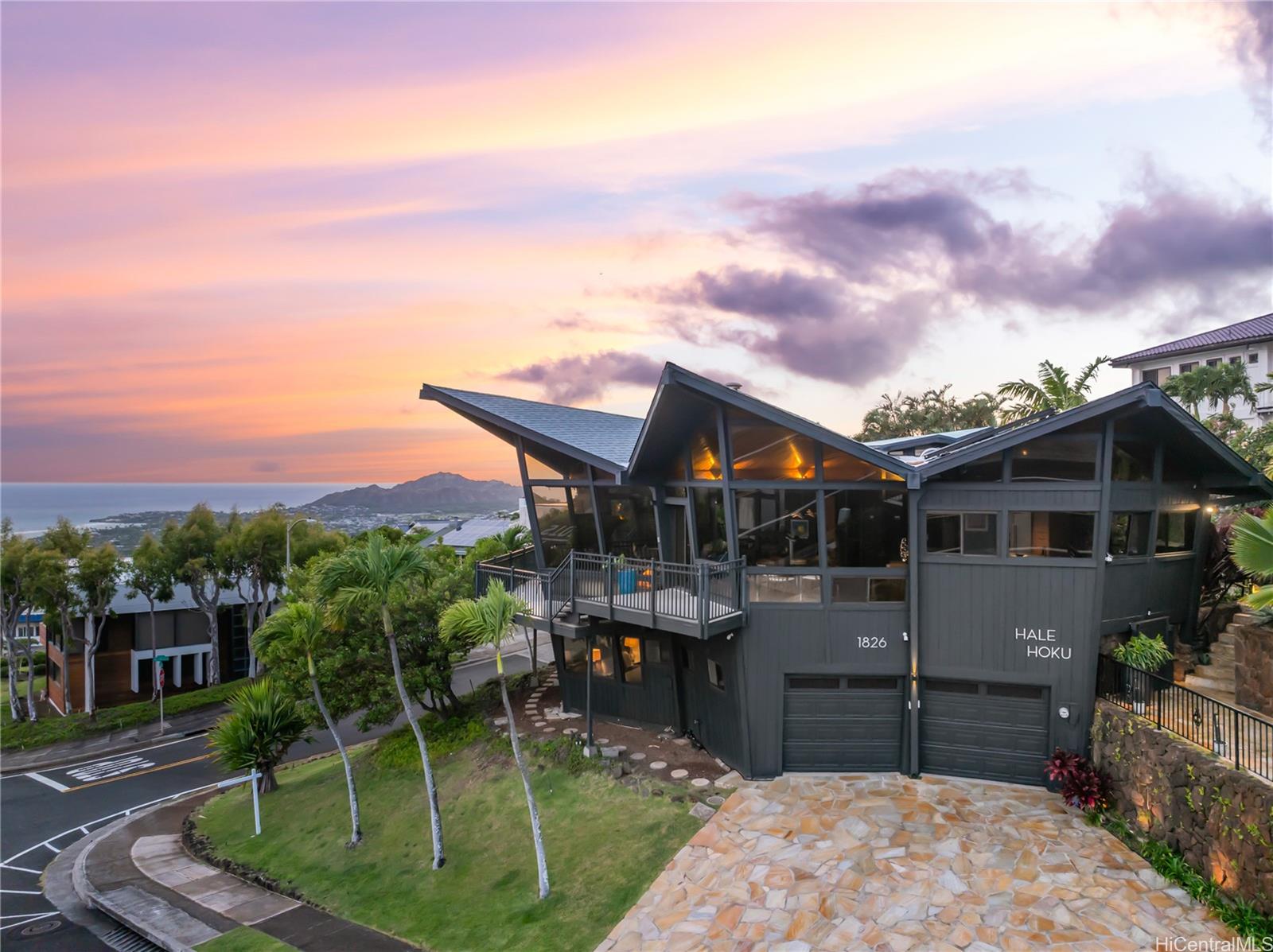 1826  Laukahi Street Waialae Iki, Diamond Head home - photo 2 of 25