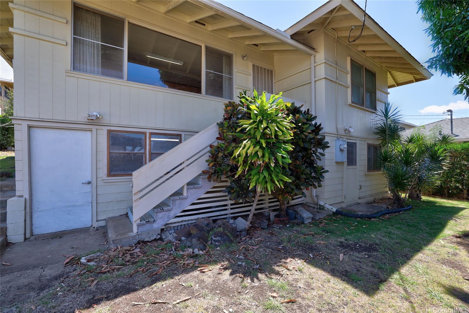 1827  Waihee Street Kamehameha Heights, Honolulu home - photo 2 of 22