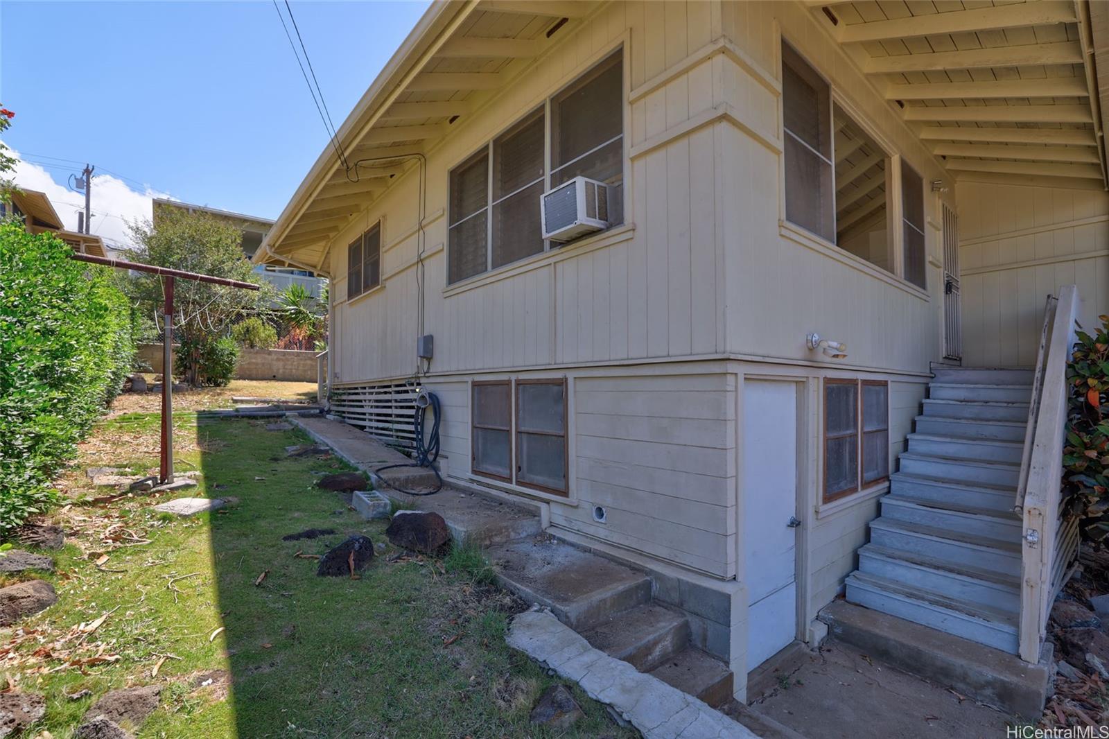 1827  Waihee Street Kamehameha Heights, Honolulu home - photo 7 of 22