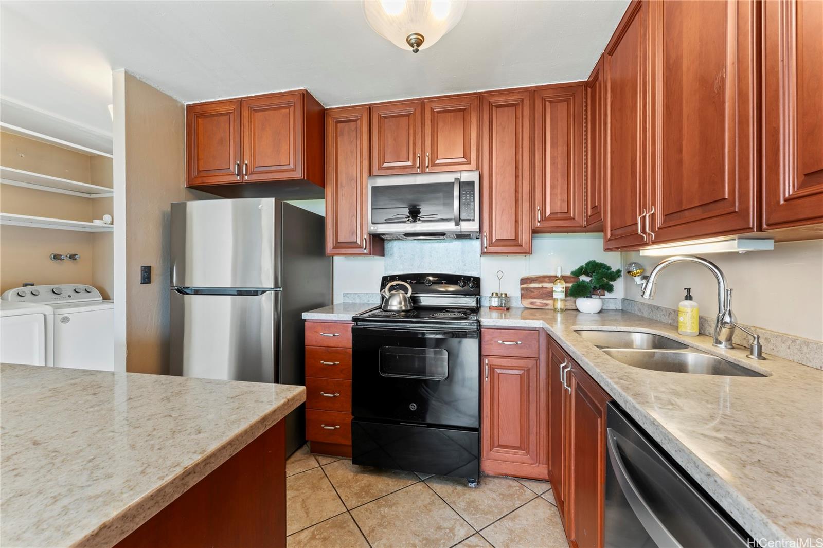 Kemoo By Lake condo # 606, Wahiawa, Hawaii - photo 5 of 17