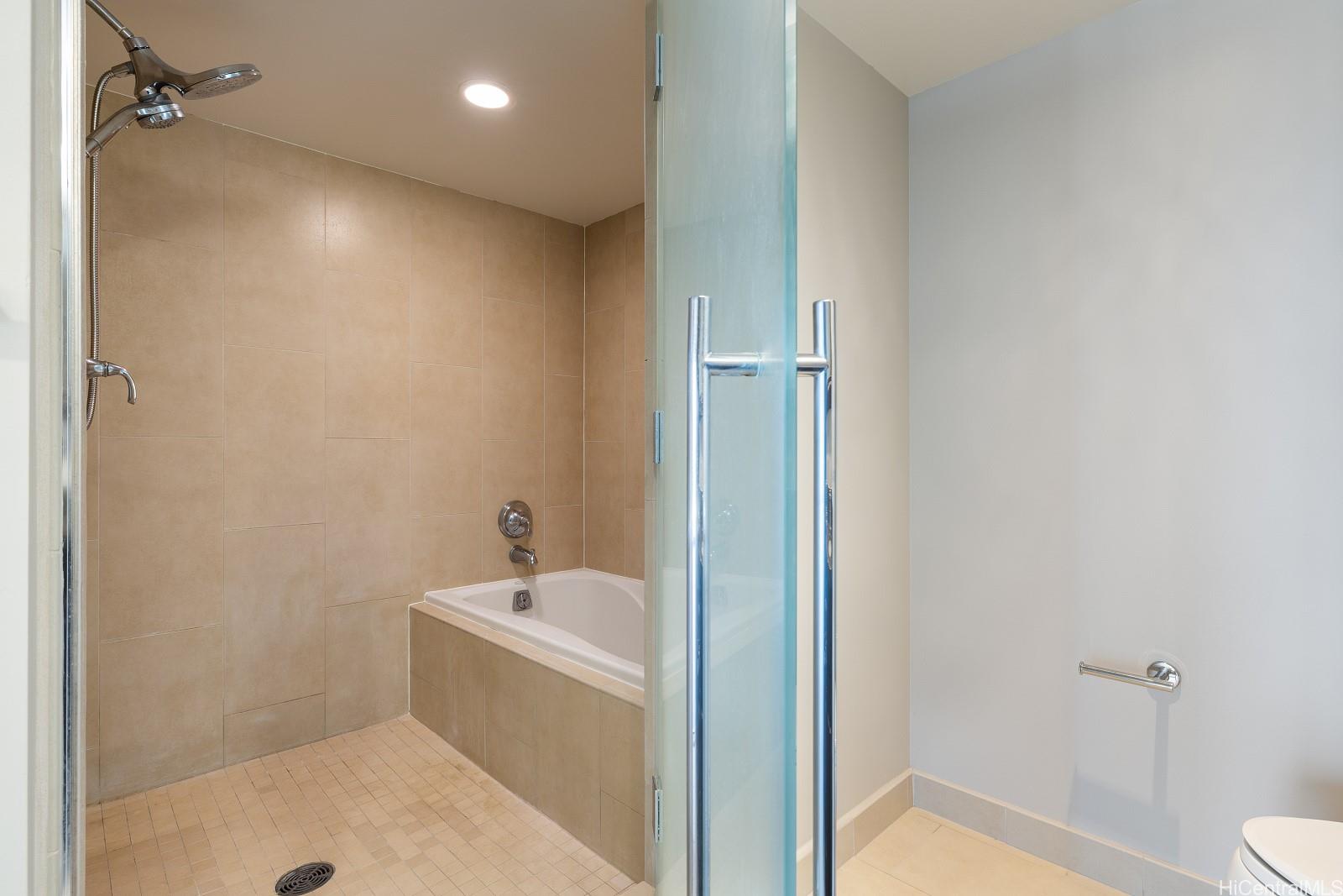 Allure Waikiki condo # 1103, Honolulu, Hawaii - photo 16 of 25