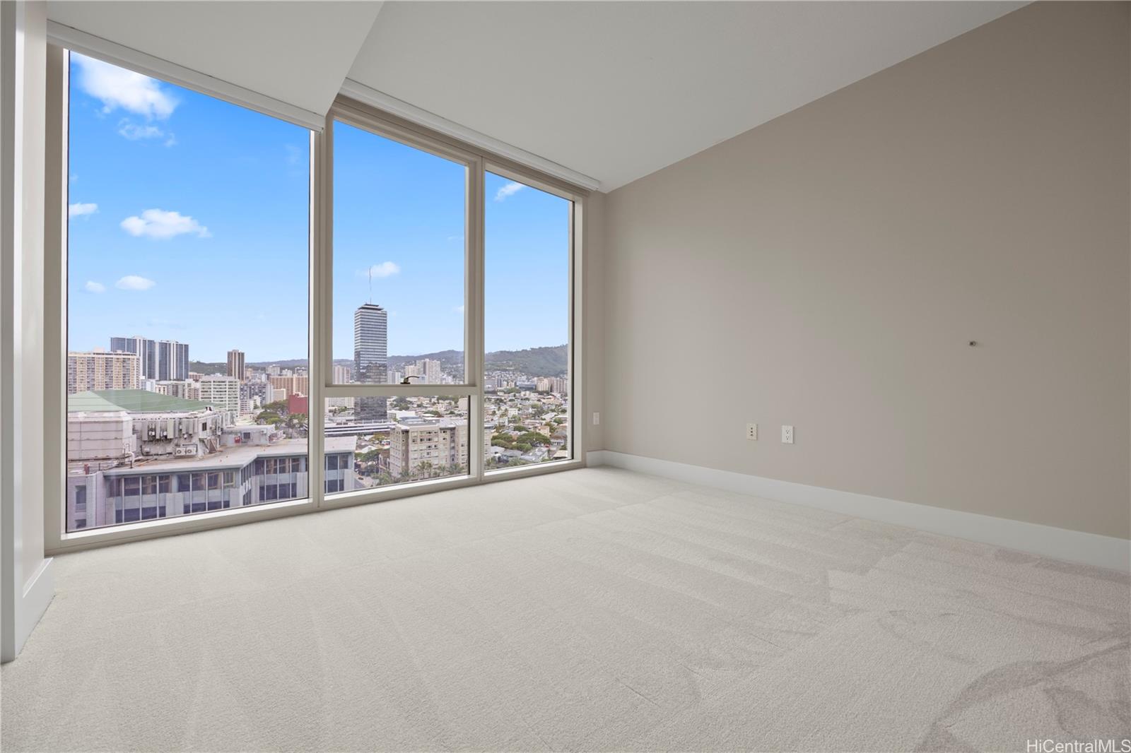 Allure Waikiki condo # 1806, Honolulu, Hawaii - photo 13 of 25