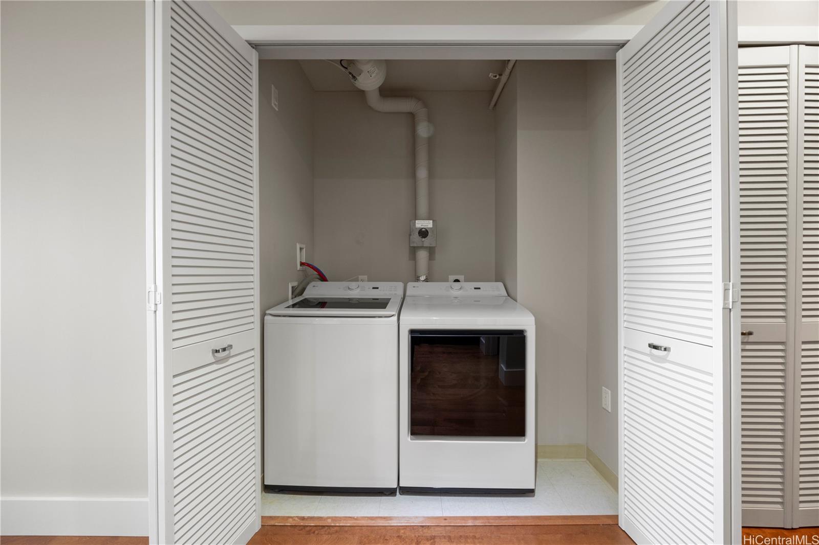 Allure Waikiki condo # 1806, Honolulu, Hawaii - photo 18 of 25