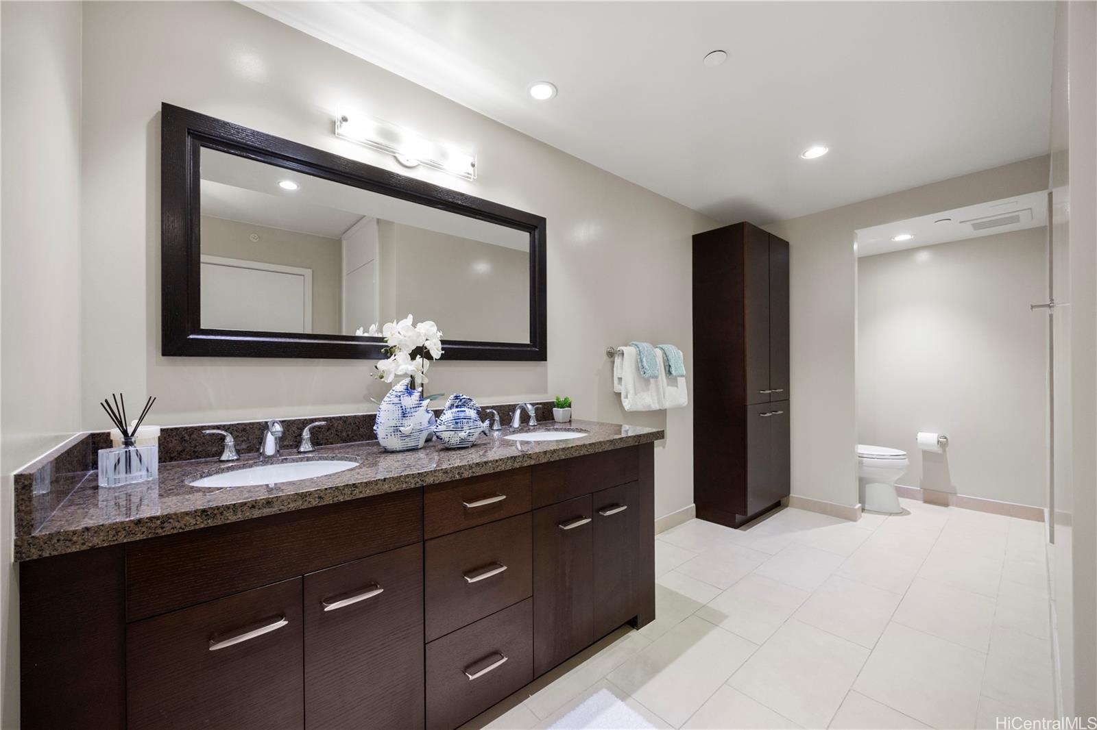 Allure Waikiki condo # 1806, Honolulu, Hawaii - photo 8 of 25