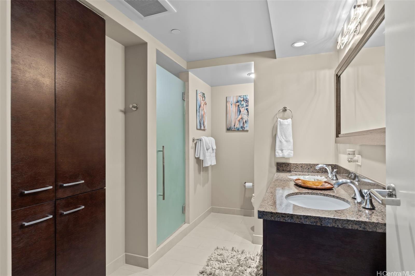 Allure Waikiki condo # 1901, Honolulu, Hawaii - photo 11 of 25