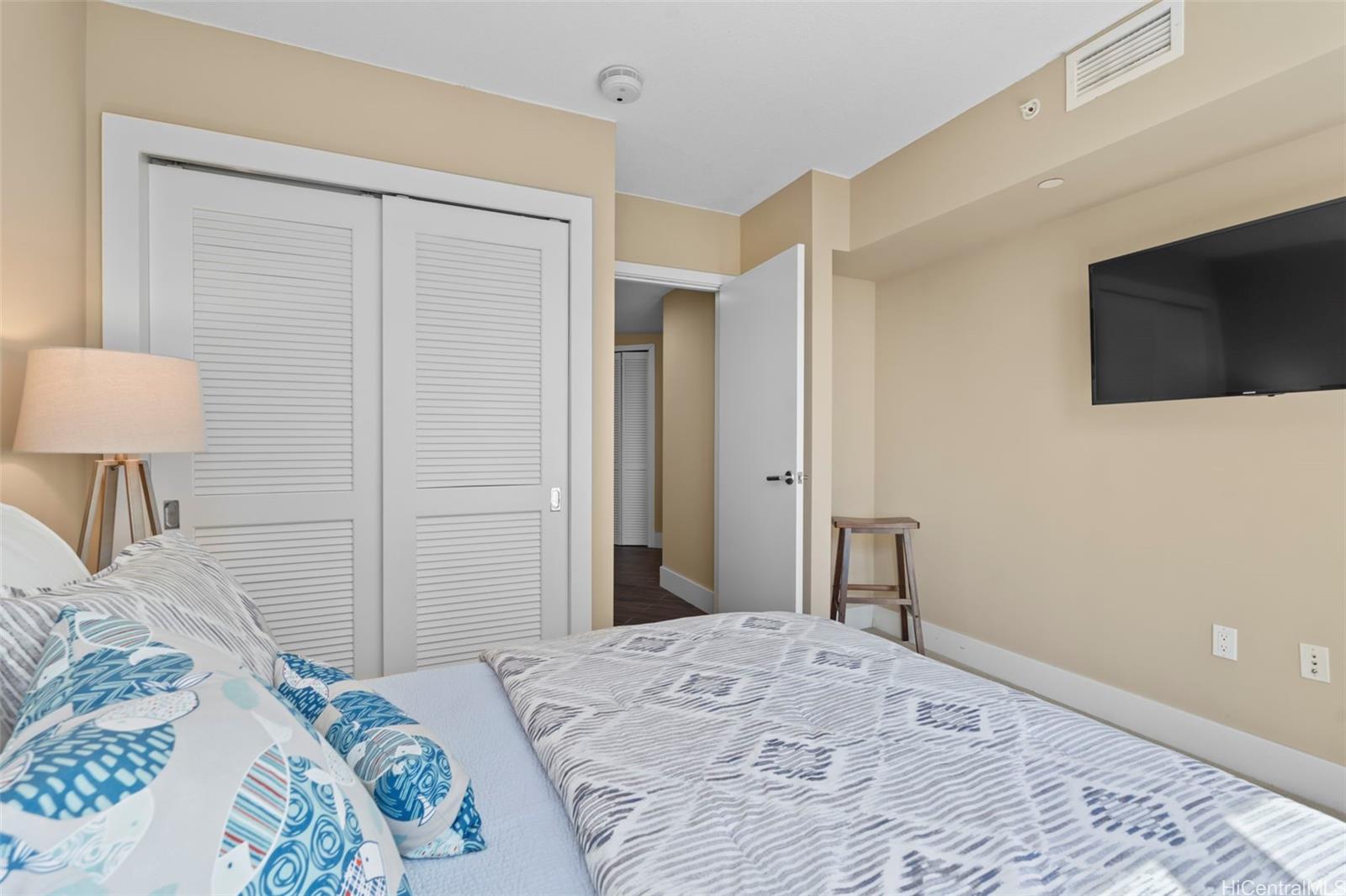 Allure Waikiki condo # 1901, Honolulu, Hawaii - photo 15 of 25