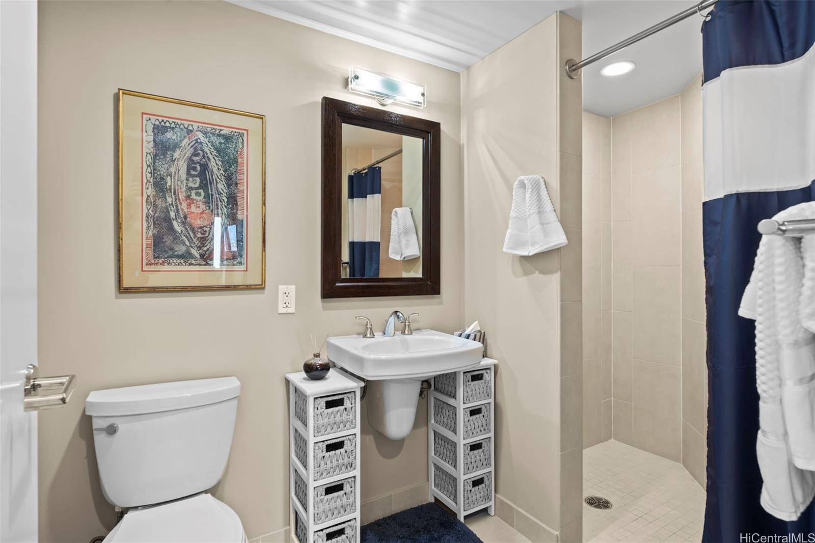 Allure Waikiki condo # 1901, Honolulu, Hawaii - photo 16 of 25