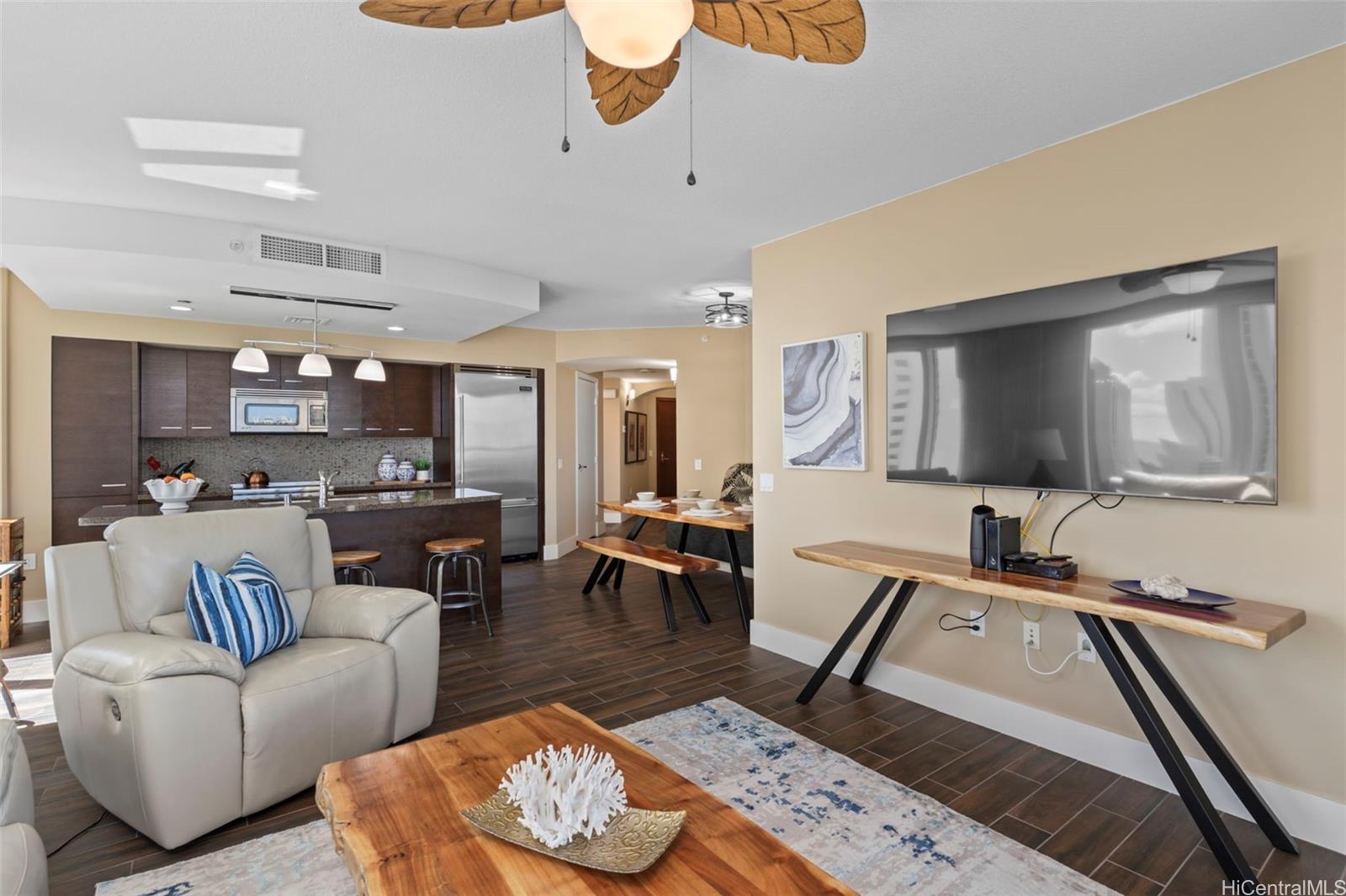 Allure Waikiki condo # 1901, Honolulu, Hawaii - photo 6 of 25