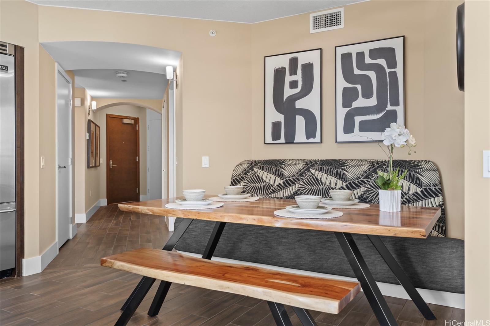 Allure Waikiki condo # 1901, Honolulu, Hawaii - photo 7 of 25