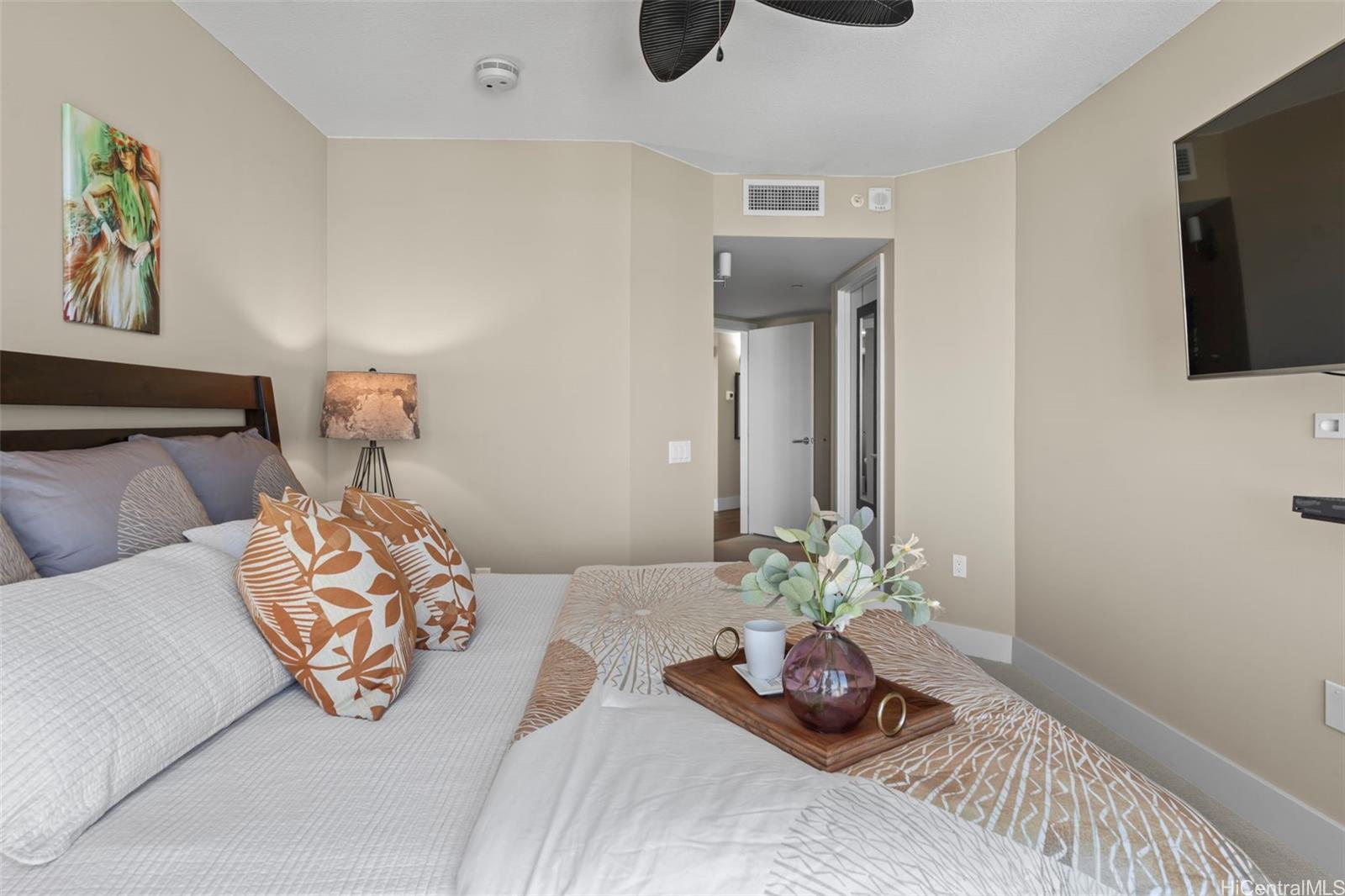 Allure Waikiki condo # 1901, Honolulu, Hawaii - photo 10 of 25